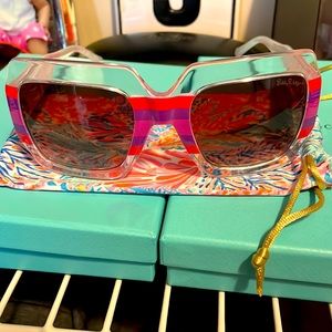 New Lilly Pulitzer sunglasses with printed bag
